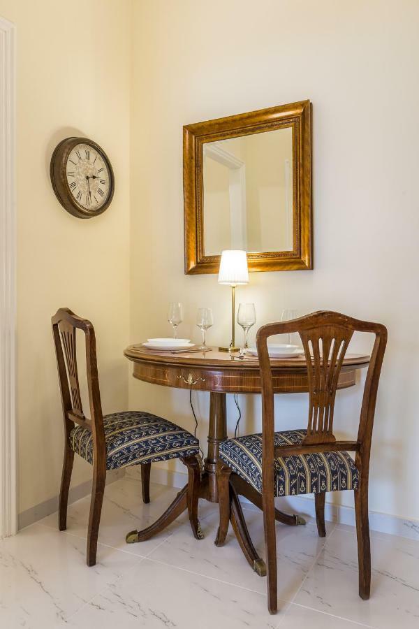 Chic Flat In Kolonaki Next To American Embassy Αθήνα Εξωτερικό φωτογραφία